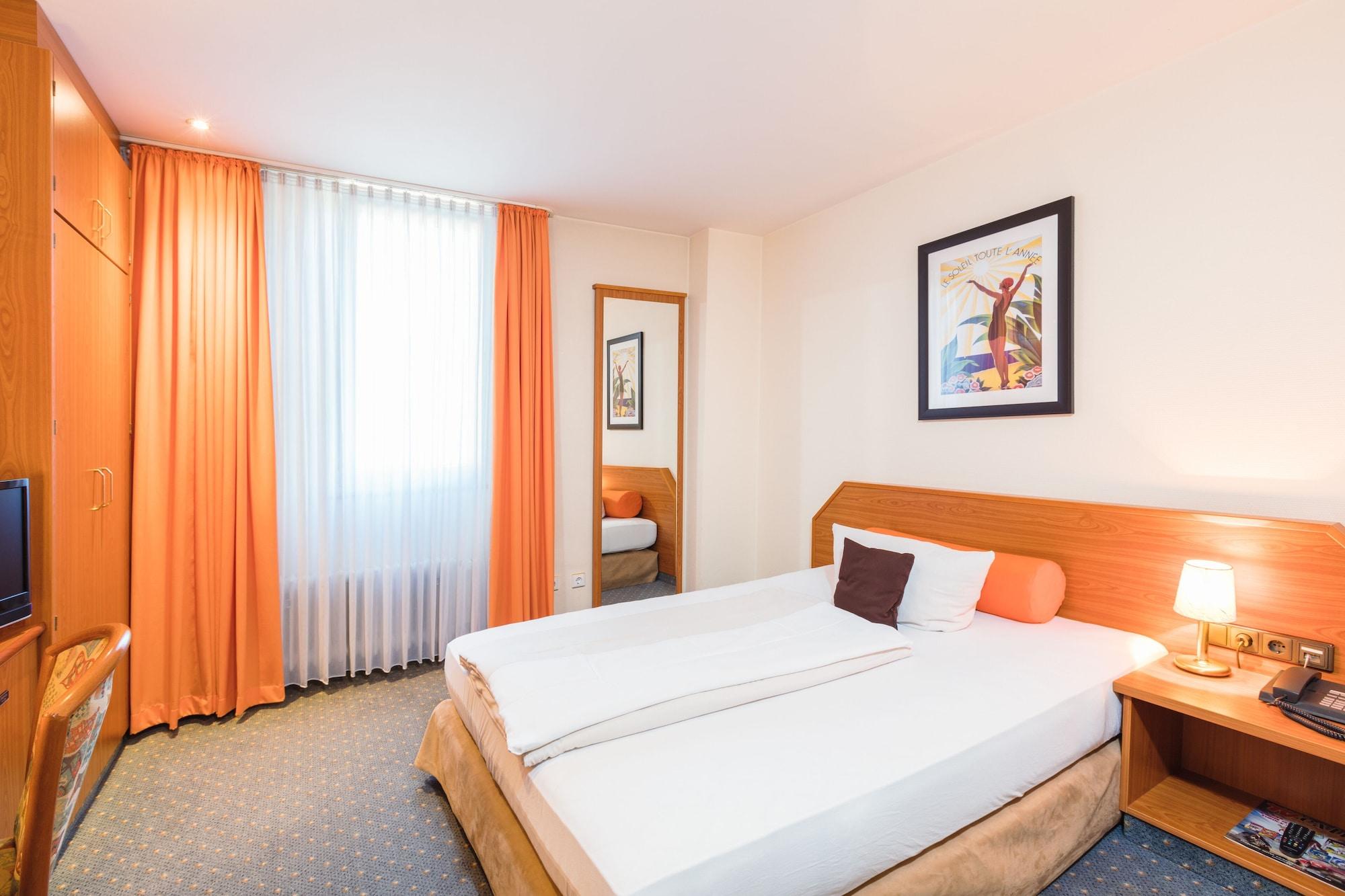 Hotel Servatius Cologne Luaran gambar